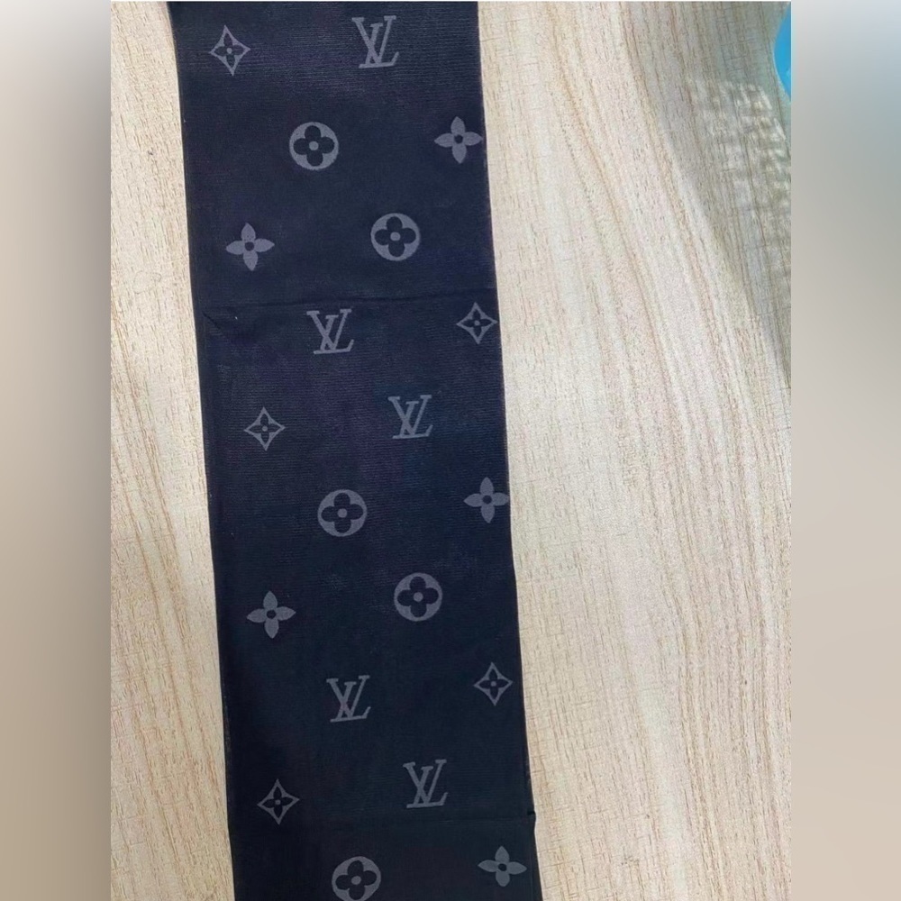 Pantyhose..Black Pantyhose w/LV letters/design - Picture 3 of 4